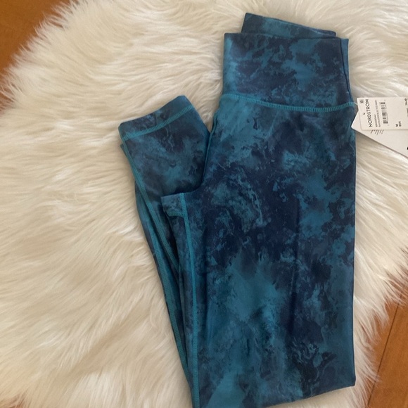Marika women’s blue leggings size M - Picture 3 of 9